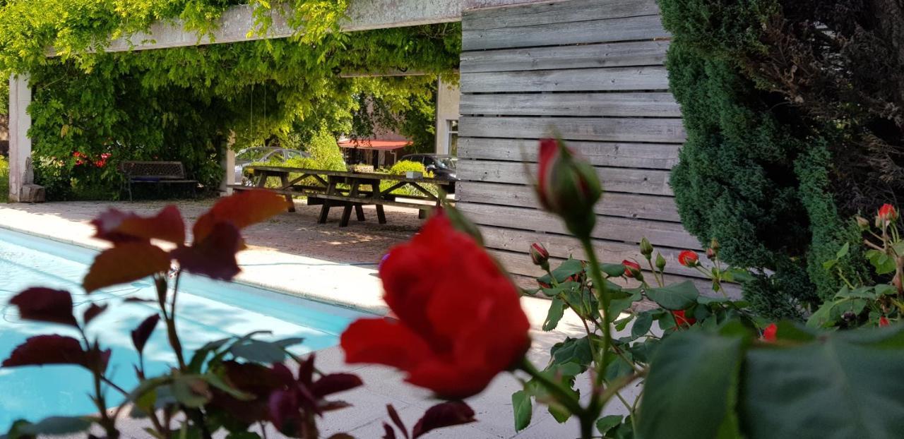 De Passage Chez Lili Bed & Breakfast โปลิญญี ภายนอก รูปภาพ