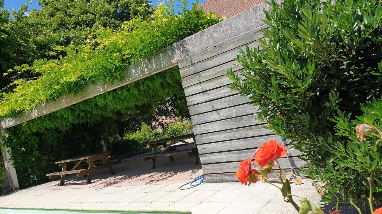 De Passage Chez Lili Bed & Breakfast โปลิญญี ภายนอก รูปภาพ